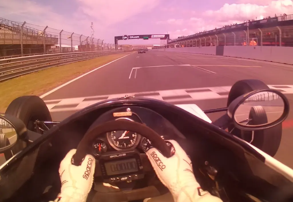 Onboardbeeld uit de Formule Ford 1600 op Circuit Zandvoort